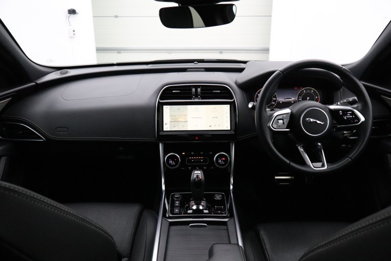 2023 (73) JAGUAR XE 2.0 D200 R-Dynamic SE Black 4dr Auto 5428059