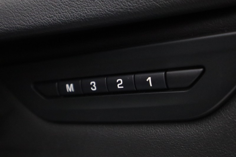 2023 (73) JAGUAR XE 2.0 D200 R-Dynamic SE Black 4dr Auto 5428066