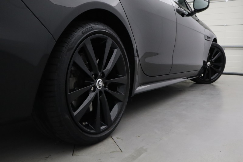 2023 (73) JAGUAR XE 2.0 D200 R-Dynamic SE Black 4dr Auto 5428095