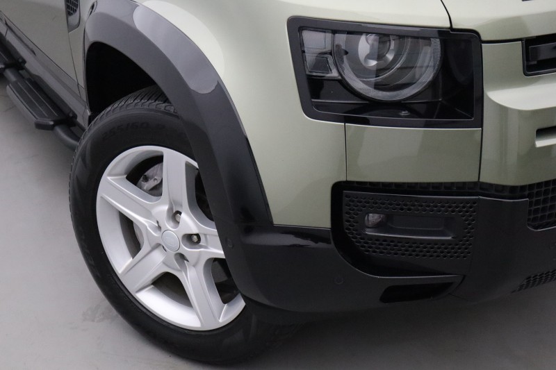 2023 (23) LAND ROVER DEFENDER 3.0 D300 HSE 110 5dr Auto 5462977