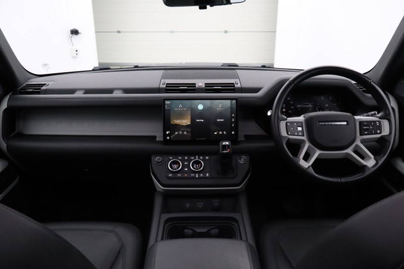 2023 (23) LAND ROVER DEFENDER 3.0 D300 HSE 110 5dr Auto 5462945
