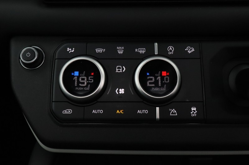 2023 (23) LAND ROVER DEFENDER 3.0 D300 HSE 110 5dr Auto 5462971