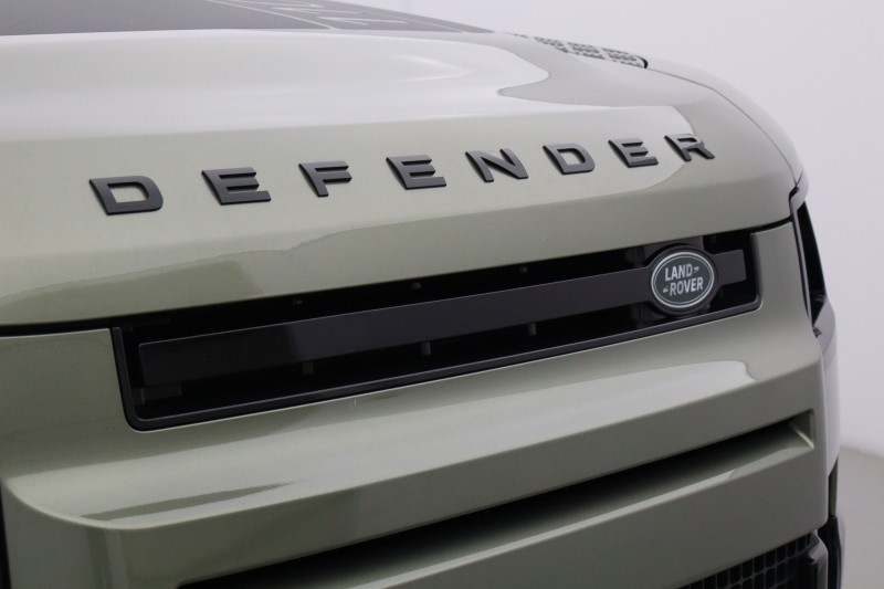 2023 (23) LAND ROVER DEFENDER 3.0 D300 HSE 110 5dr Auto 5462933