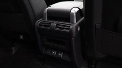 2023 (23) LAND ROVER DEFENDER 3.0 D300 HSE 110 5dr Auto 5462943