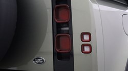2023 (23) LAND ROVER DEFENDER 3.0 D300 HSE 110 5dr Auto 5462982