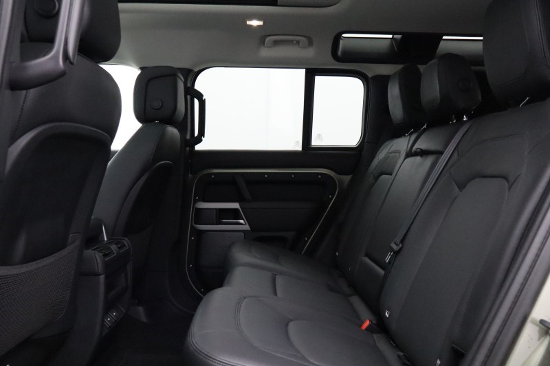 2023 (23) LAND ROVER DEFENDER 3.0 D300 HSE 110 5dr Auto 5462940