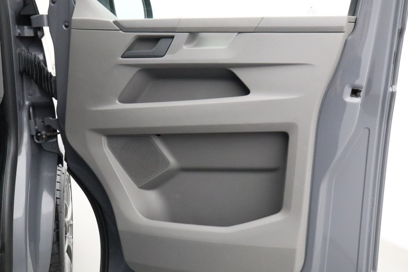 2022 (22) VOLKSWAGEN COMMERCIAL TRANSPORTER 2.0 TDI 150 Highline Van DSG 5531888