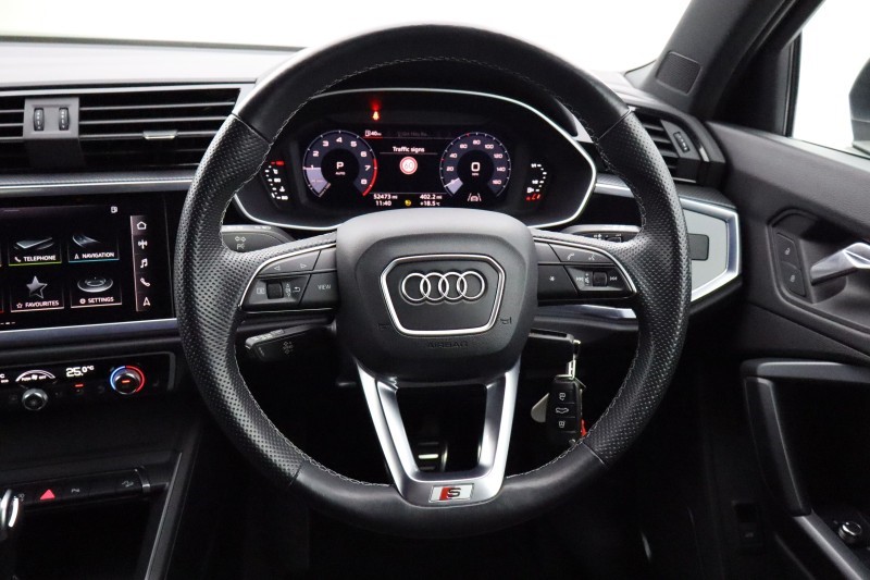2021 (21) AUDI Q3 35 TFSI S Line 5dr S Tronic 5459305