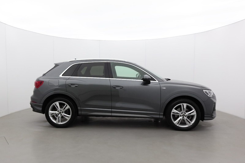 2021 (21) AUDI Q3 35 TFSI S Line 5dr S Tronic 5459266
