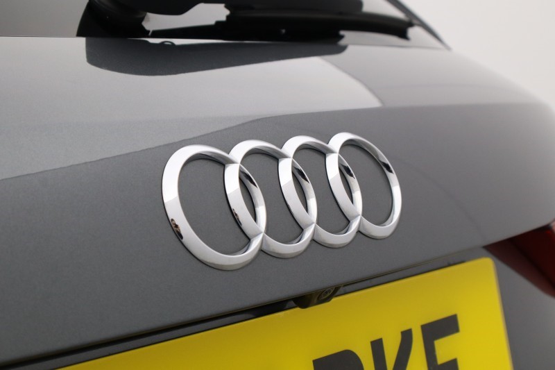 2021 (21) AUDI Q3 35 TFSI S Line 5dr S Tronic 5459282