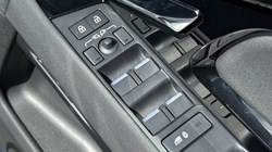 2025 (25) LAND ROVER RANGE ROVER EVOQUE 2.0 D165 S 5dr Auto 5452216