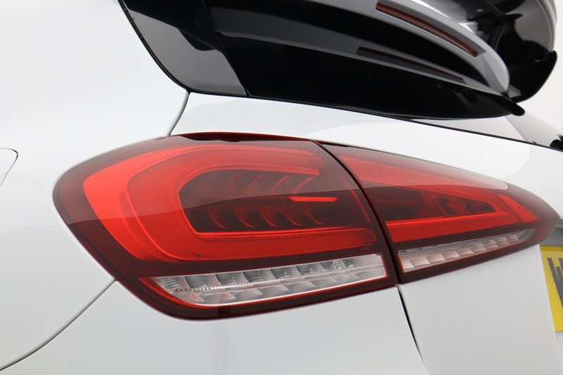 2020 (70) MERCEDES-BENZ A CLASS A35 4Matic Premium 5dr Auto 5477504