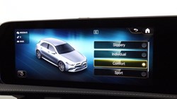 2020 (70) MERCEDES-BENZ A CLASS A35 4Matic Premium 5dr Auto 5477543