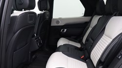2024 (73) LAND ROVER DISCOVERY 3.0 D300 Metropolitan Edition 5dr Auto 5482403