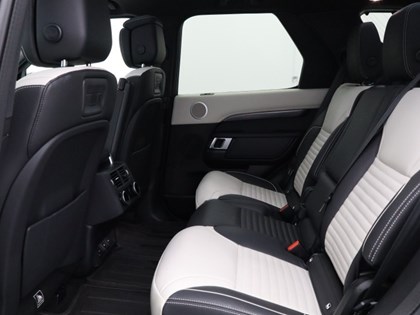 2024 (73) LAND ROVER DISCOVERY 3.0 D300 Metropolitan Edition 5dr Auto