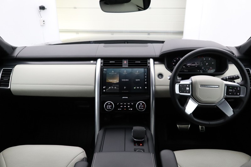 2024 (73) LAND ROVER DISCOVERY 3.0 D300 Metropolitan Edition 5dr Auto 5482432