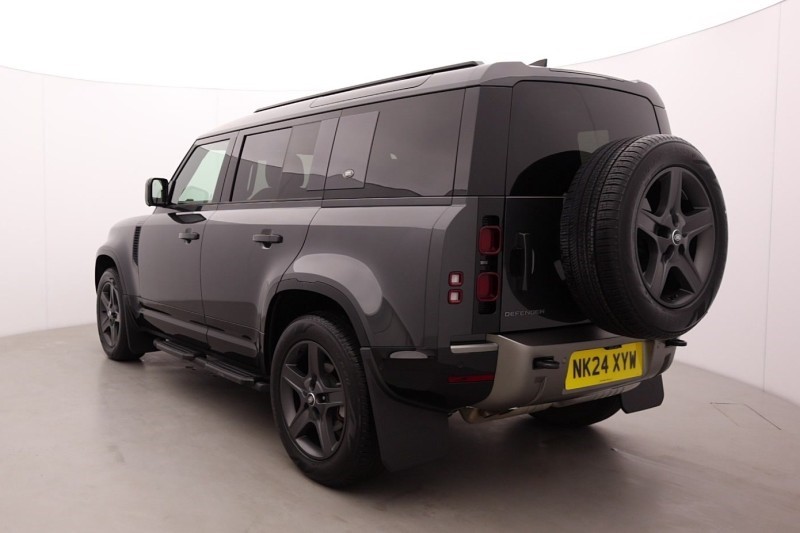 2024 (24) LAND ROVER DEFENDER 3.0 D250 X-Dynamic SE 110 5dr Auto [7 Seat] 1