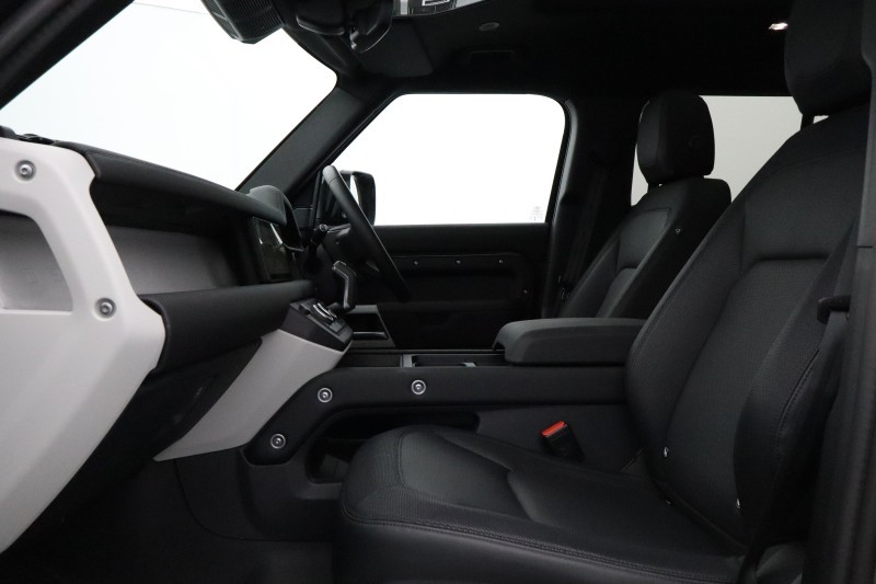 2024 (24) LAND ROVER DEFENDER 3.0 D250 X-Dynamic SE 110 5dr Auto [7 Seat] 5471874