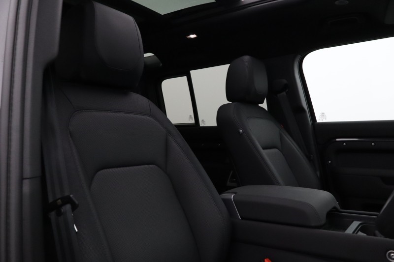 2024 (24) LAND ROVER DEFENDER 3.0 D250 X-Dynamic SE 110 5dr Auto [7 Seat] 5471886