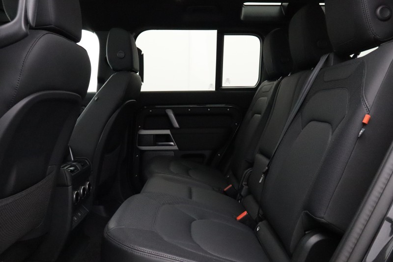 2024 (24) LAND ROVER DEFENDER 3.0 D250 X-Dynamic SE 110 5dr Auto [7 Seat] 5471875