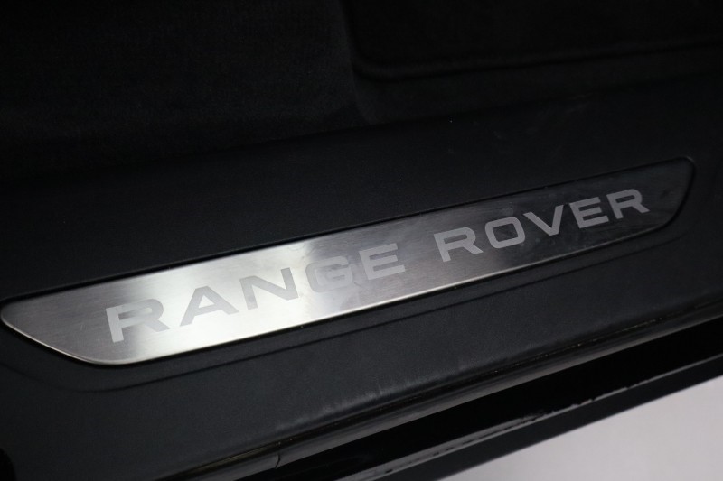 2025 (25) LAND ROVER RANGE ROVER VELAR 2.0 D200 MHEV Dynamic SE 5dr Auto 5546520