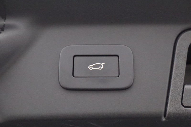 2024 (24) LAND ROVER RANGE ROVER VELAR 2.0 P400e Dynamic SE 5dr Auto 5511622