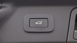 2024 (24) LAND ROVER RANGE ROVER VELAR 2.0 P400e Dynamic SE 5dr Auto 5511622