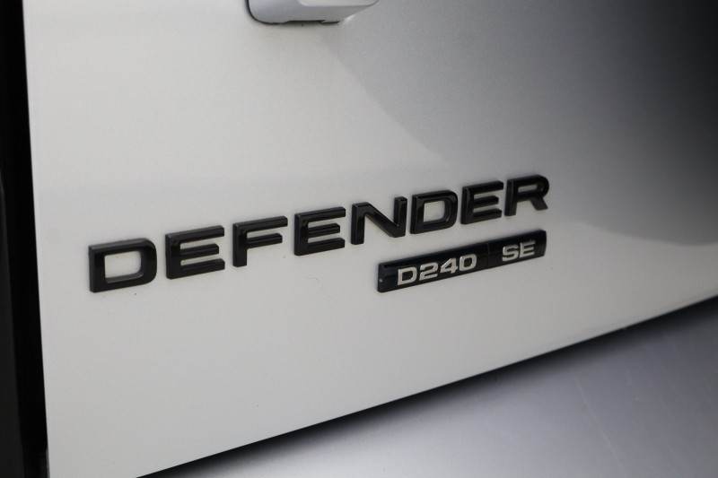 2020 (70) LAND ROVER DEFENDER 2.0 D240 SE 110 5dr Auto [7 Seat] 5522928
