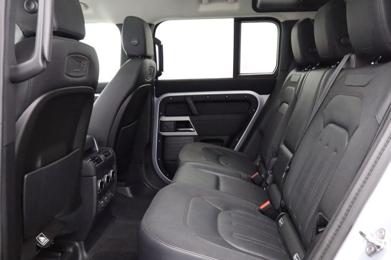 2020 (70) LAND ROVER DEFENDER 2.0 D240 SE 110 5dr Auto [7 Seat] 5522908