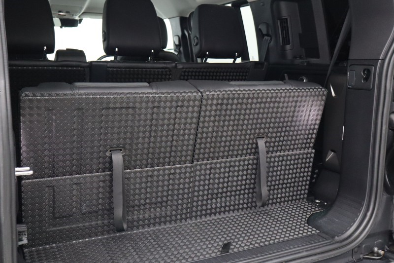 2020 (70) LAND ROVER DEFENDER 2.0 D240 SE 110 5dr Auto [7 Seat] 5522933