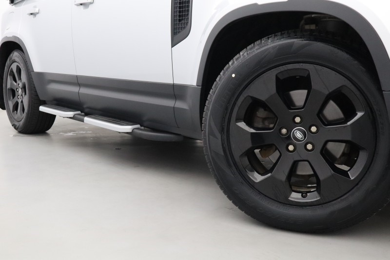 2020 (70) LAND ROVER DEFENDER 2.0 D240 SE 110 5dr Auto [7 Seat] 5523339