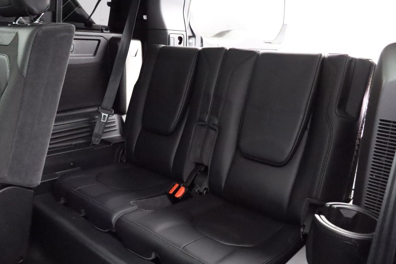 2020 (70) LAND ROVER DEFENDER 2.0 D240 SE 110 5dr Auto [7 Seat] 5522934