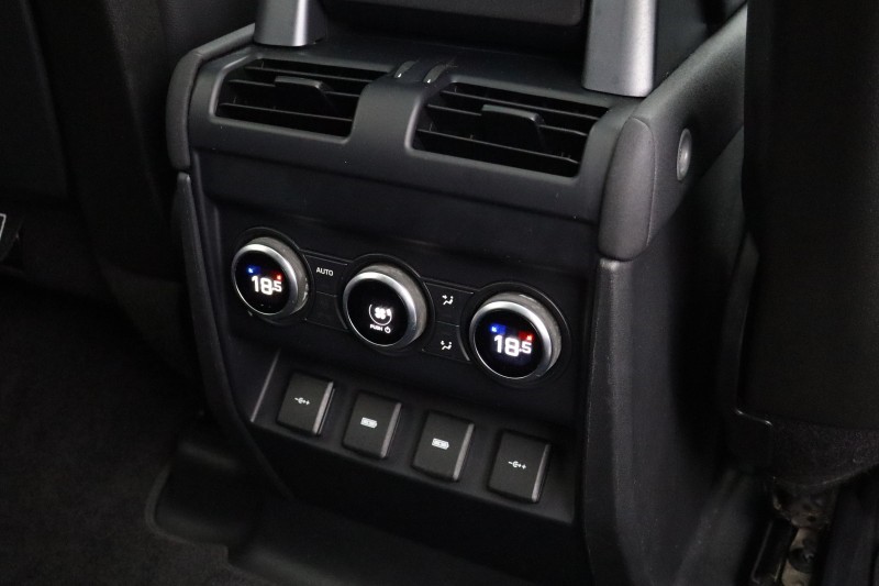 2020 (70) LAND ROVER DEFENDER 2.0 D240 SE 110 5dr Auto [7 Seat] 5522941