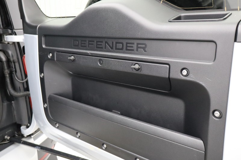 2020 (70) LAND ROVER DEFENDER 2.0 D240 SE 110 5dr Auto [7 Seat] 5522932