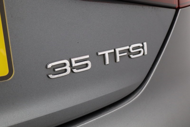 2021 (71) AUDI A5 35 TFSI S Line 2dr S Tronic 5541974