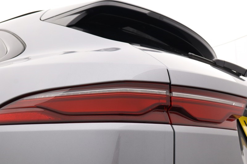 2022 (22) JAGUAR F-PACE 2.0 D200 R-Dynamic HSE 5dr Auto AWD 5536725