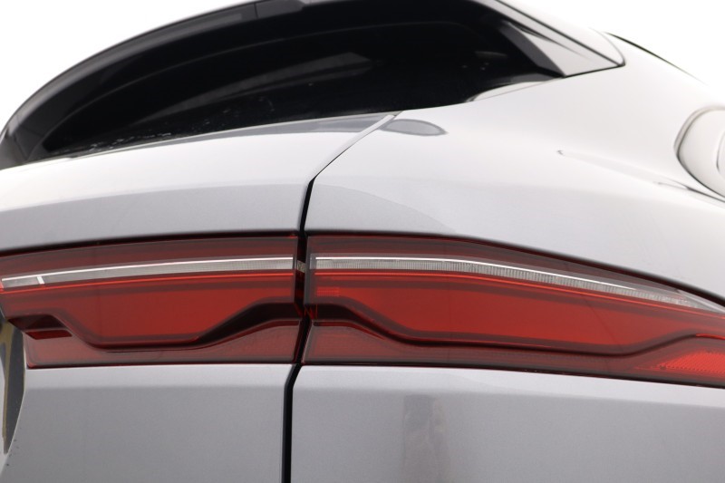 2022 (22) JAGUAR F-PACE 2.0 D200 R-Dynamic HSE 5dr Auto AWD 5536724