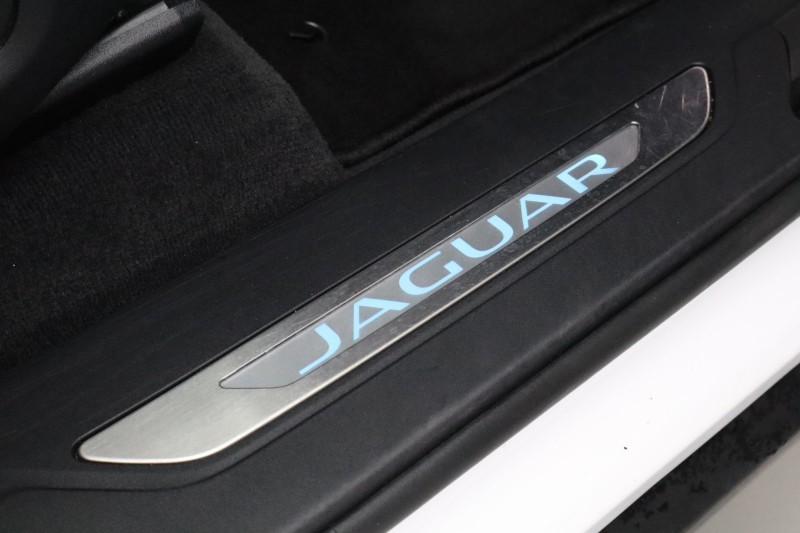 2023 (23) JAGUAR F-PACE 2.0 D200 R-Dynamic HSE Black 5dr Auto AWD 5543039