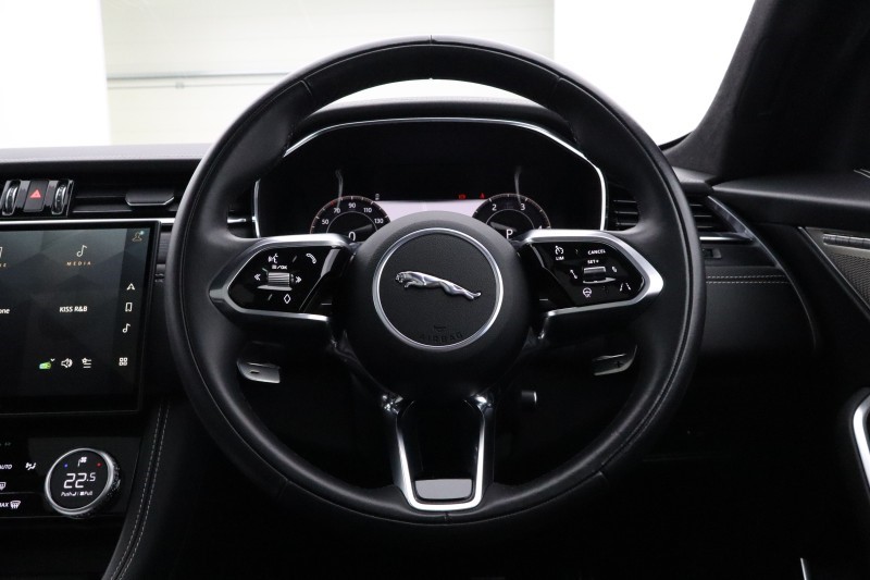 2023 (23) JAGUAR F-PACE 2.0 D200 R-Dynamic HSE Black 5dr Auto AWD 5543035