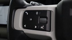 2022 (72) LAND ROVER DEFENDER 3.0 D250 SE 110 5dr Auto 5534335