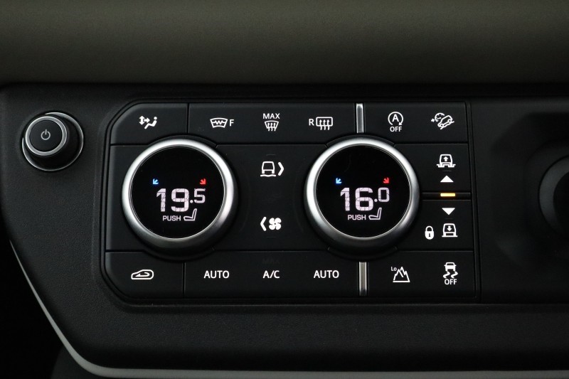 2022 (72) LAND ROVER DEFENDER 3.0 D250 SE 110 5dr Auto 5534348