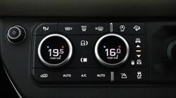 2022 (72) LAND ROVER DEFENDER 3.0 D250 SE 110 5dr Auto 5534348
