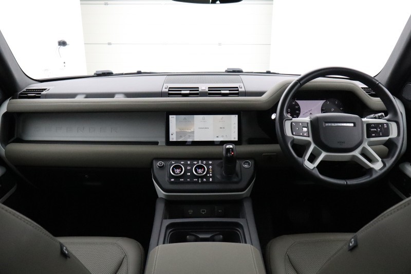 2022 (72) LAND ROVER DEFENDER 3.0 D250 SE 110 5dr Auto 5534324