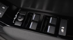 2024 (73) LAND ROVER RANGE ROVER VELAR 2.0 D200 MHEV Dynamic SE 5dr Auto 5590858