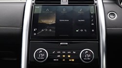 2022 (22) LAND ROVER DISCOVERY 3.0 D300 R-Dynamic SE 5dr Auto 5558666