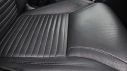 2022 (22) LAND ROVER DISCOVERY 3.0 D300 R-Dynamic SE 5dr Auto 5558648