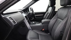 2022 (22) LAND ROVER DISCOVERY 3.0 D300 R-Dynamic SE 5dr Auto 5558627