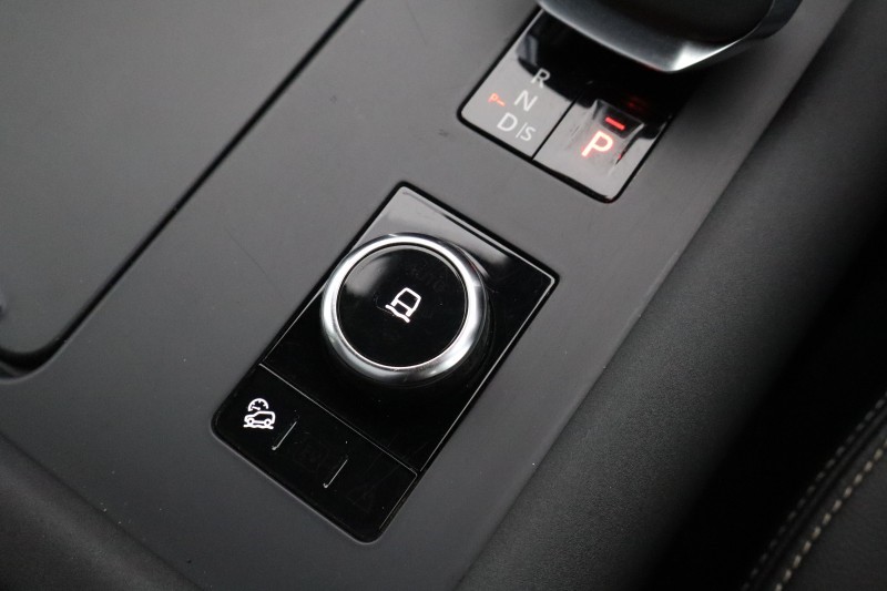 2022 (22) LAND ROVER DISCOVERY 3.0 D300 R-Dynamic SE 5dr Auto 5558683