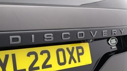 2022 (22) LAND ROVER DISCOVERY 3.0 D300 R-Dynamic SE 5dr Auto 5558639