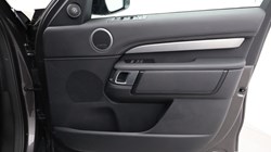 2022 (22) LAND ROVER DISCOVERY 3.0 D300 R-Dynamic SE 5dr Auto 5558642